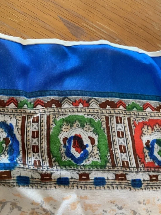 Vintage 70’ Cream Paisley Silk Scarf with Blue Border 27x27 - Picture 4 of 6